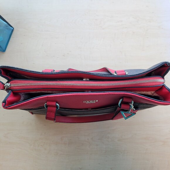 Guess Handbag - Picture 4 of 11